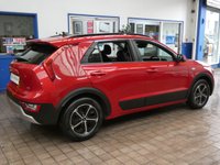 USED 2022 72 KIA NIRO 1.6h GDi 2 SUV 5dr Petrol Hybrid DCT Euro 6 (s/s) (139 bhp) ANDROID APPLE CARPLAY REAR VIEW CAMERA CRUISE CONTROL PARKING SENSORS 1 OWNER SERVICE HISTORY KIA WARRANTY TILL SEPT 2029