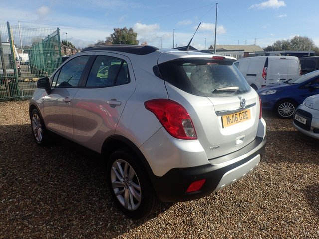 2016 VAUXHALL MOKKA 1.6i Tech Line SUV 5dr Petrol Manual 2WD Euro 6 (s/s) (115 ps) - Photo 5