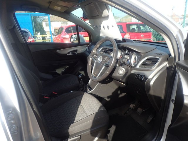 2016 VAUXHALL MOKKA 1.6i Tech Line SUV 5dr Petrol Manual 2WD Euro 6 (s/s) (115 ps) - Photo 9