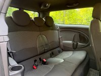 USED 2009 09 MINI CLUBMAN 1.6 Cooper Estate 5dr Petrol Manual Euro 4 (120 ps) 