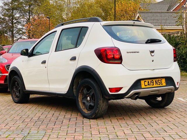 2019 Dacia Sandero Stepway 0.9L Essential 5dr - Photo 3