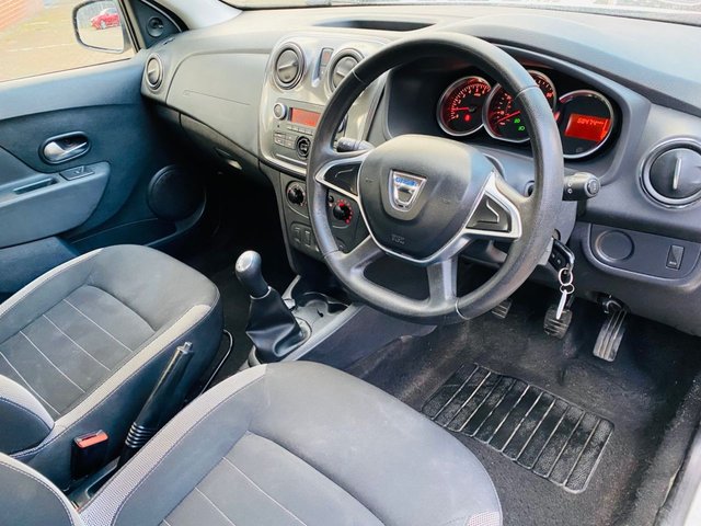 2019 Dacia Sandero Stepway 0.9L Essential 5dr - Photo 2