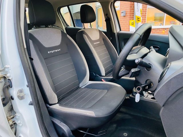 2019 Dacia Sandero Stepway 0.9L Essential 5dr - Photo 4