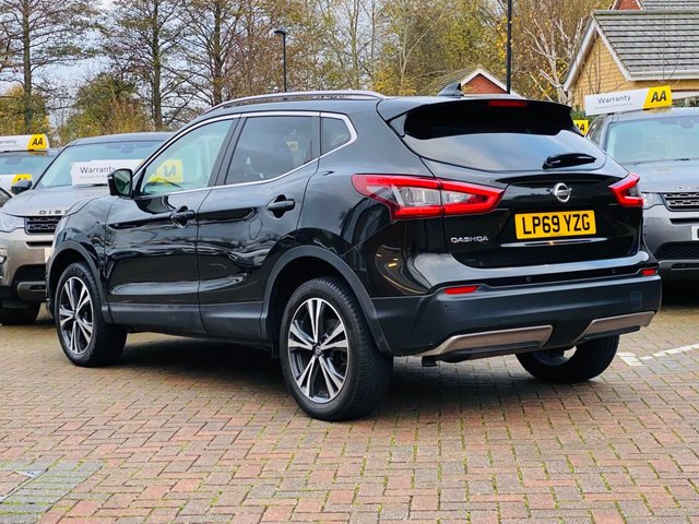 2020 Nissan Qashqai 1.3L N-Connecta 5dr - Photo 3