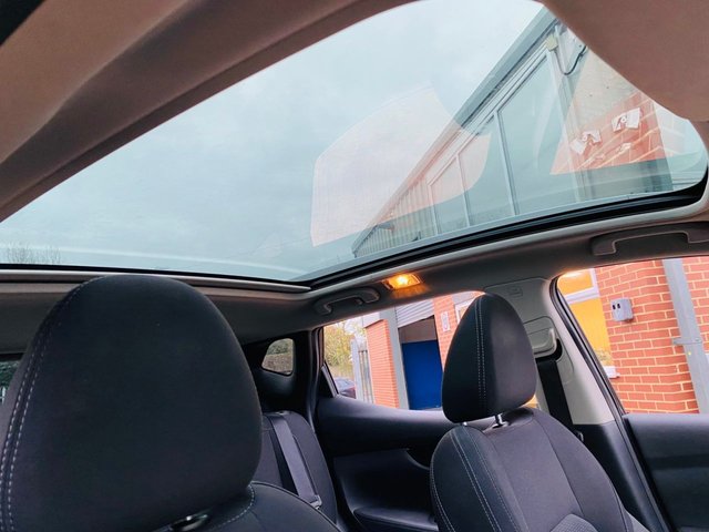 2020 Nissan Qashqai 1.3L N-Connecta 5dr - Photo 12