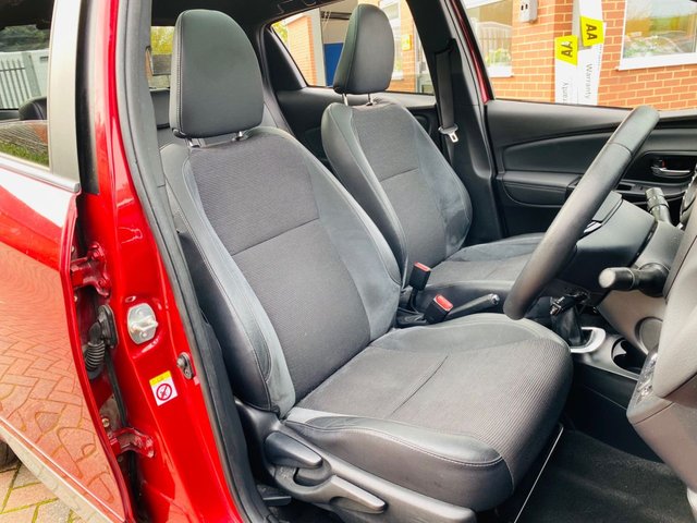 2017 Toyota Yaris 1.5L Excel 5dr - Photo 4