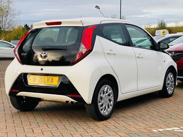 2020 Toyota Aygo 1L X-Play 5dr - Photo 3