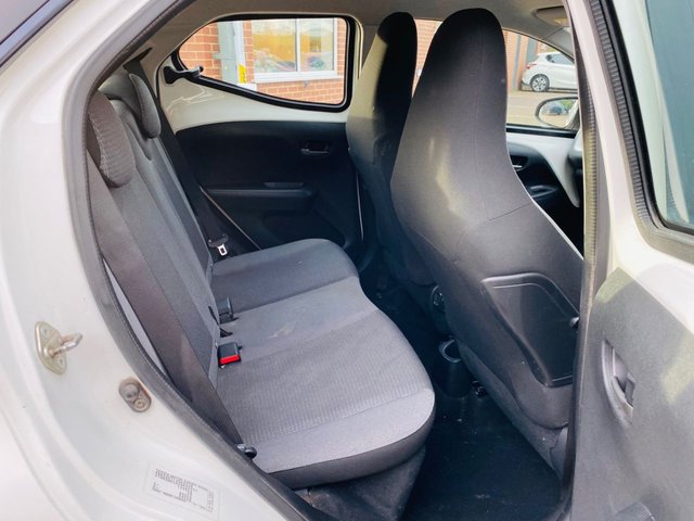 2020 Toyota Aygo 1L X-Play 5dr - Photo 8