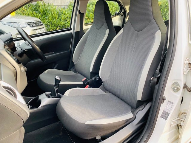 2020 Toyota Aygo 1L X-Play 5dr - Photo 4