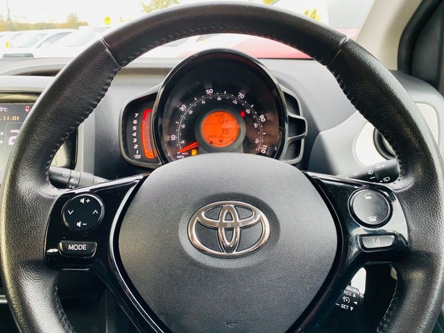 2020 Toyota Aygo 1L X-Play 5dr - Photo 9