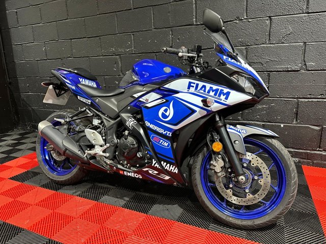 View our YAMAHA R3