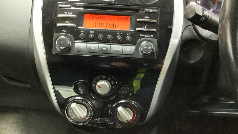 2014 Nissan Note in blue — photo 7 of 11