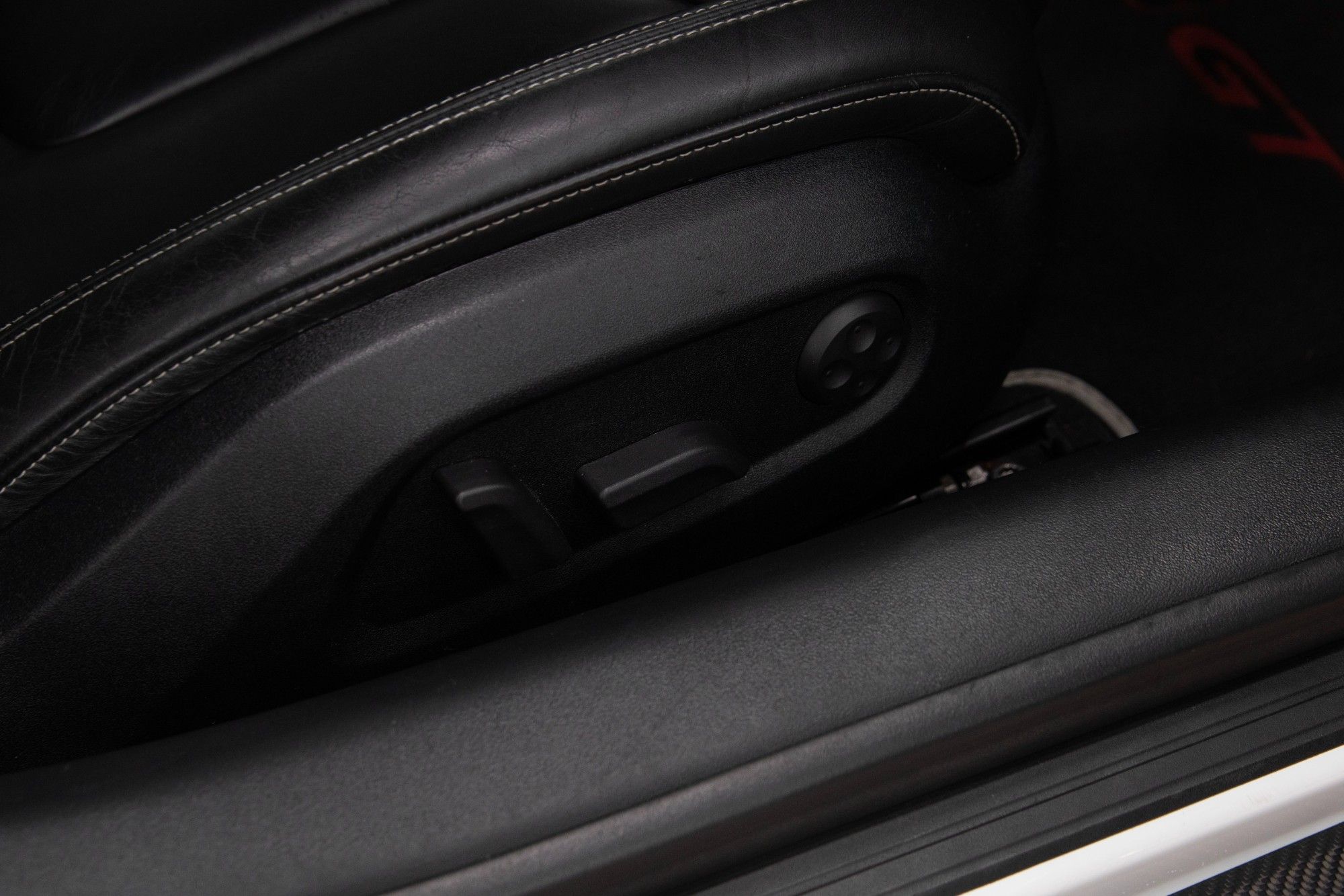 USED 2011 61 AUDI R8 5.2 FSI V10 GT Coupe 