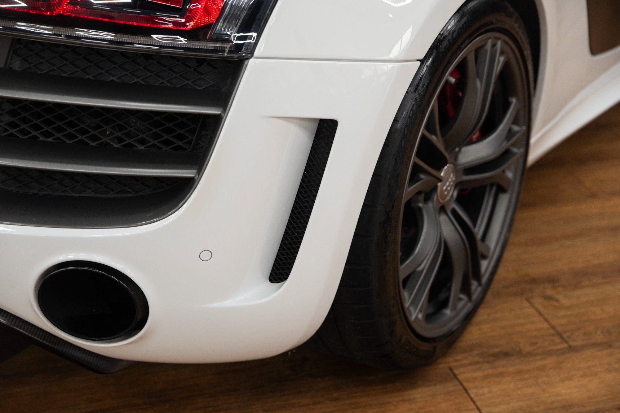 USED 2011 61 AUDI R8 5.2 FSI V10 GT Coupe 