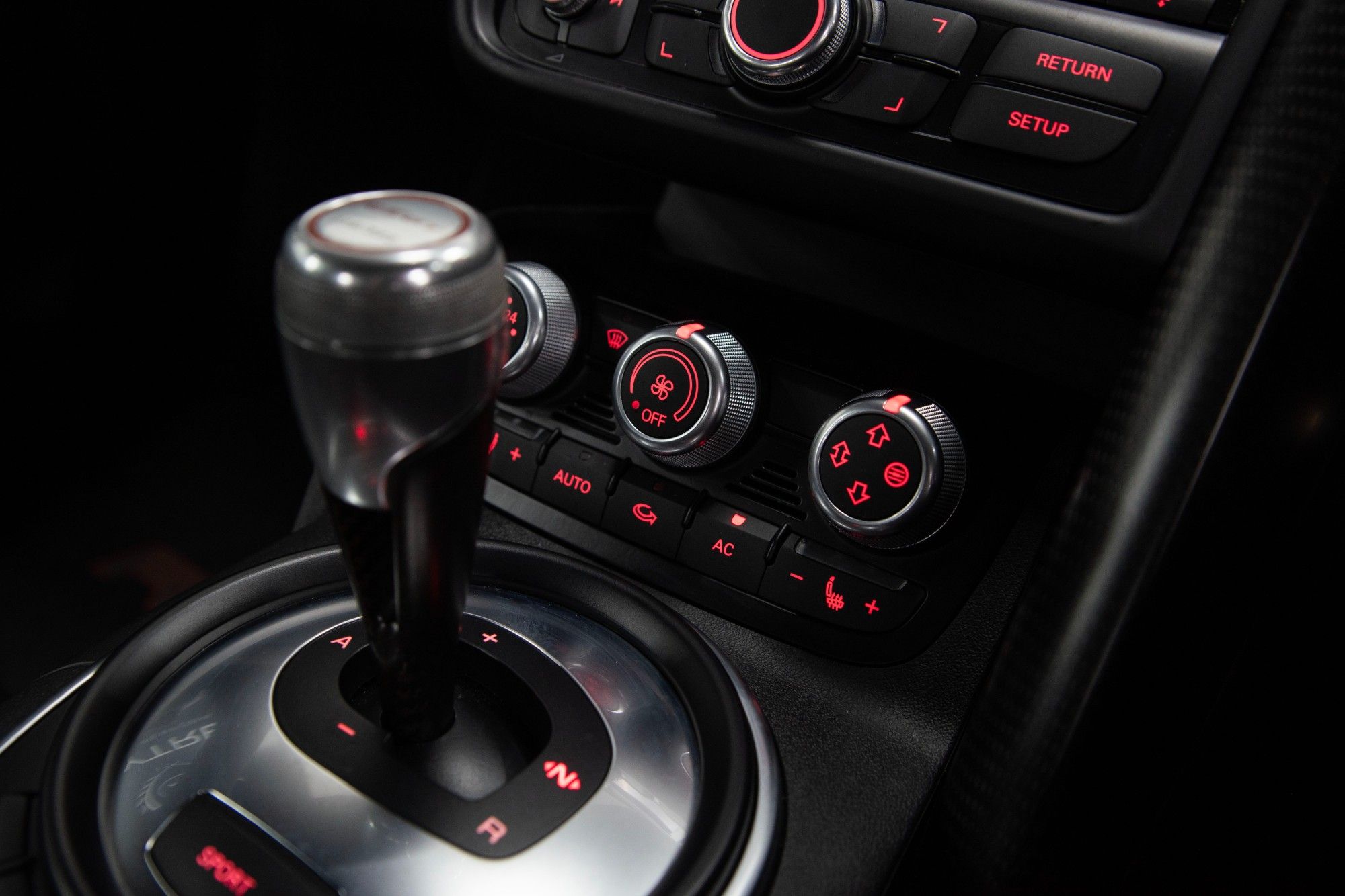 USED 2011 61 AUDI R8 5.2 FSI V10 GT Coupe 