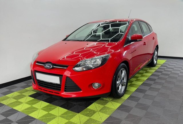 2013 FOCUS 1.6 TDCI ZETEC HATCHBACK 5DR DIESEL MANUAL EURO 5 S S 115... photo