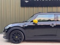 USED 2021 21 MINI Electric Hatch Cooper SE 32.6kWh Level 3 Hatchback 3dr Electric Auto (184 ps) 