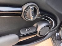 USED 2021 21 MINI Electric Hatch Cooper SE 32.6kWh Level 3 Hatchback 3dr Electric Auto (184 ps) 