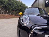 USED 2021 21 MINI Electric Hatch Cooper SE 32.6kWh Level 3 Hatchback 3dr Electric Auto (184 ps) 