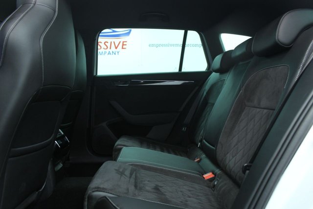 2019 SKODA SUPERB - Photo 7