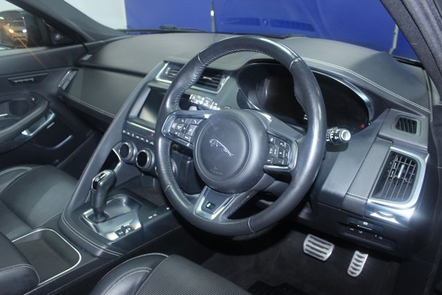 2018 JAGUAR E-PACE - Photo 6