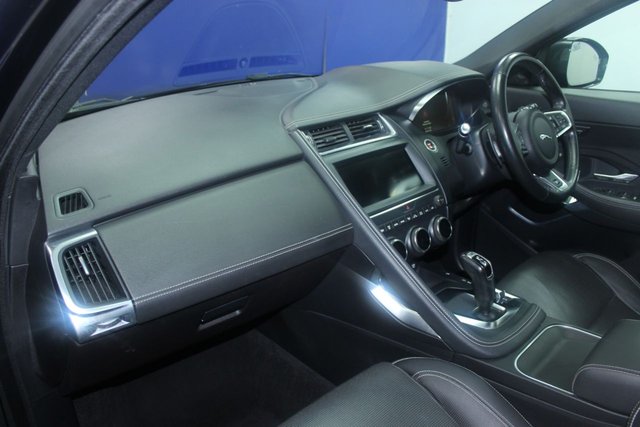 2018 JAGUAR E-PACE - Photo 7