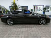USED 2021 71 LEXUS ES 2.5 300h F Sport Saloon 4dr Petrol Hybrid E-CVT Euro 6 (s/s) (218 ps) SUNROOF SAT NAV LEATHER INTERIOR HEATED SEATS HEATED STEERING WHEEL REAR VIEW CAMERA CRUISE CONTROL PARKING SENSORS 1 OWNER EXCELLENT SERVICE HISTORY LEXUS WARRANTY TILL OCT 2031