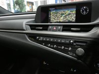 USED 2021 71 LEXUS ES 2.5 300h F Sport Saloon 4dr Petrol Hybrid E-CVT Euro 6 (s/s) (218 ps) SUNROOF SAT NAV LEATHER INTERIOR HEATED SEATS HEATED STEERING WHEEL REAR VIEW CAMERA CRUISE CONTROL PARKING SENSORS 1 OWNER EXCELLENT SERVICE HISTORY LEXUS WARRANTY TILL OCT 2031
