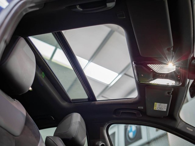 2023 BMW 3 Series 2L M Sport 4dr - Photo 3