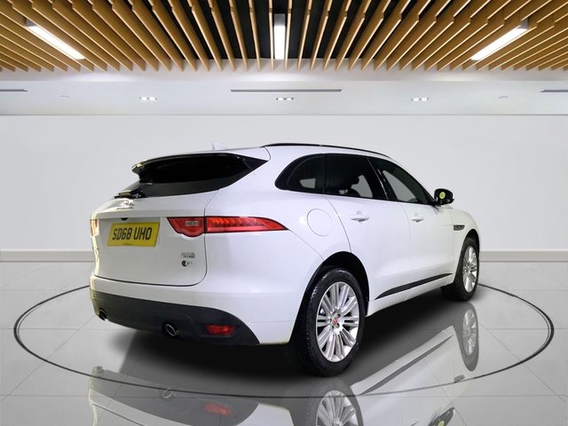 2019 Jaguar F-Pace 2L R-Sport 5dr - Photo 8