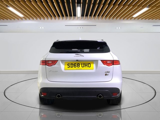 2019 Jaguar F-Pace 2L R-Sport 5dr - Photo 7