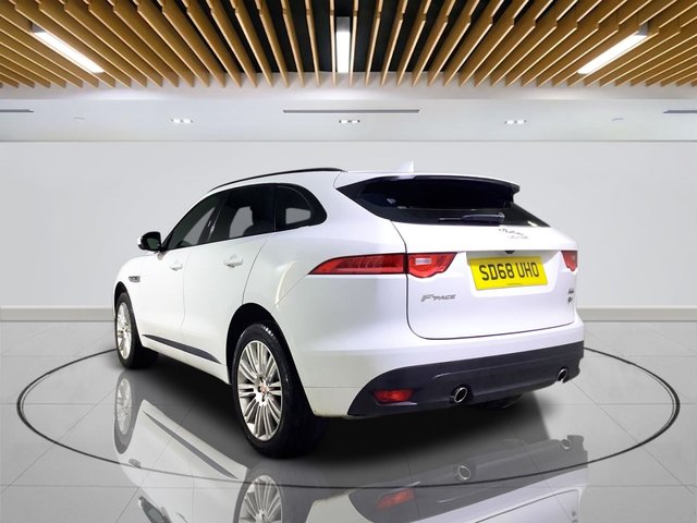 2019 Jaguar F-Pace 2L R-Sport 5dr - Photo 6