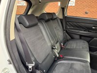USED 2018 67 MITSUBISHI OUTLANDER 2.0h 12kWh Juro SUV 5dr Petrol Plug-in Hybrid CVT 4WD Euro 6 (s/s) (200 ps) New 12-Month MOT