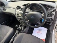 USED 2003 03 FORD FOCUS 1.8i 16v LX Hatchback 5dr Petrol Manual (181 g/km, 113 bhp) 