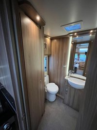 USED 2026 SWIFT CHALLENGER 635 ISLAND TRANSVERSE BED WASHROOM 2018 2018 SWIFT CHALLENGER 635 ISLAND TRANSVERSE BED