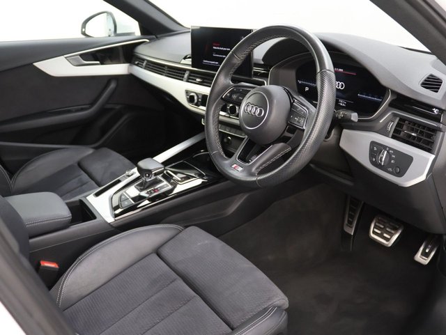 2022 Audi A4 2L S Line 4dr - Photo 10