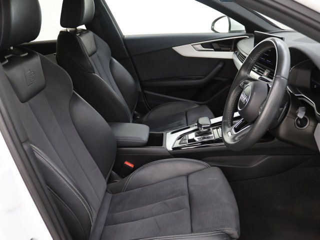 2022 Audi A4 2L S Line 4dr - Photo 12