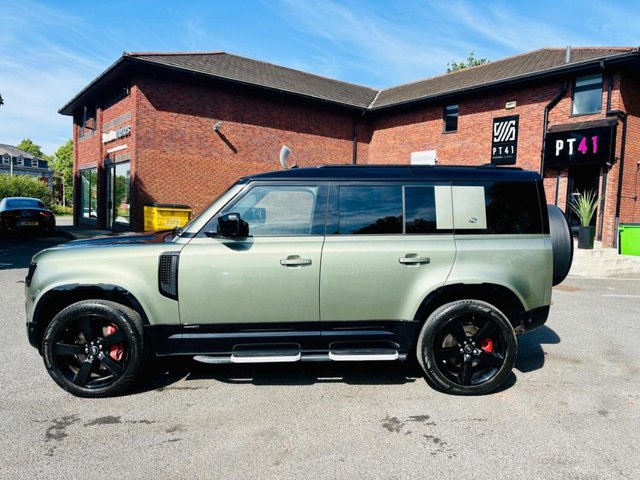 View our LAND ROVER DEFENDER