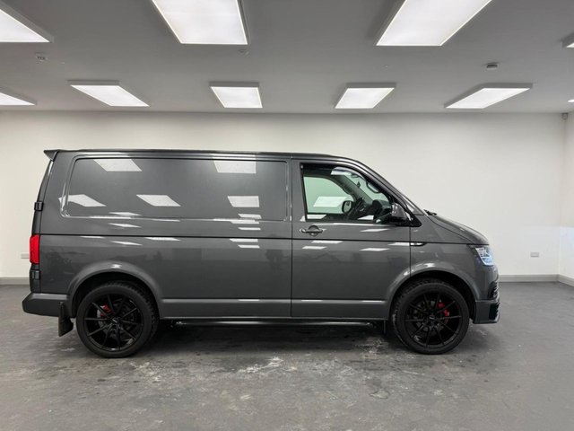 2019 Volkswagen Transporter 2L Highline 5dr - Photo 2