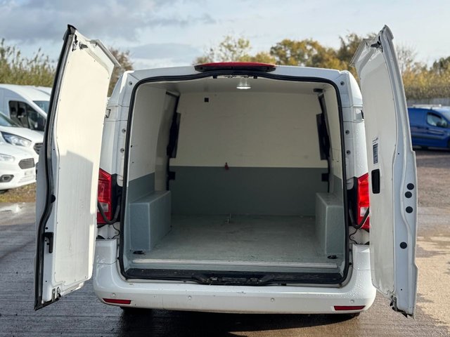 2021 Mercedes-Benz VITO - Photo 12