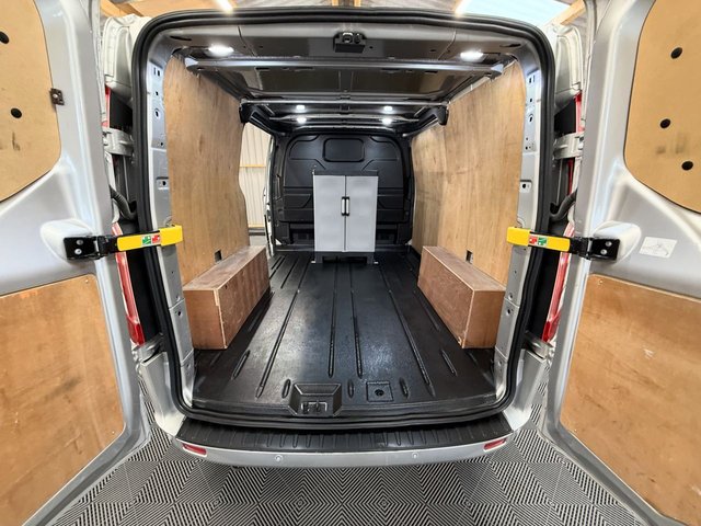 2021 Ford Transit Custom 2L Limited 5dr - Photo 12
