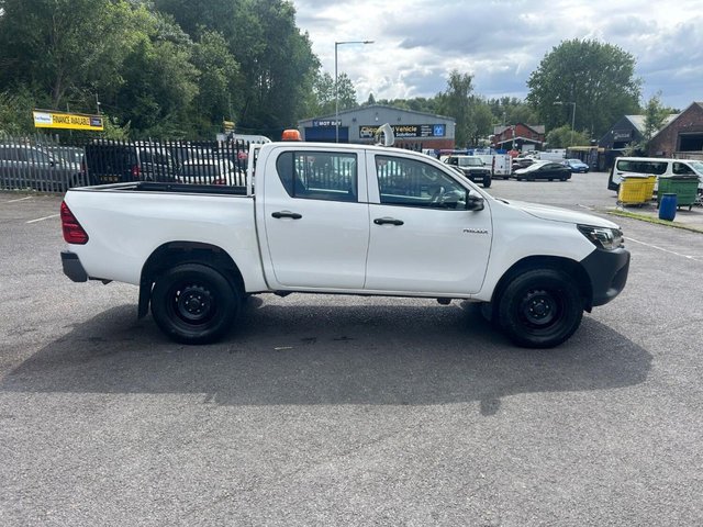 2019 TOYOTA HI-LUX 2019 2.4 D-4D Active Pickup Double Cab 4dr Diesel Manual 4WD Euro 6 (3.5t) (150 ps) - Photo 11