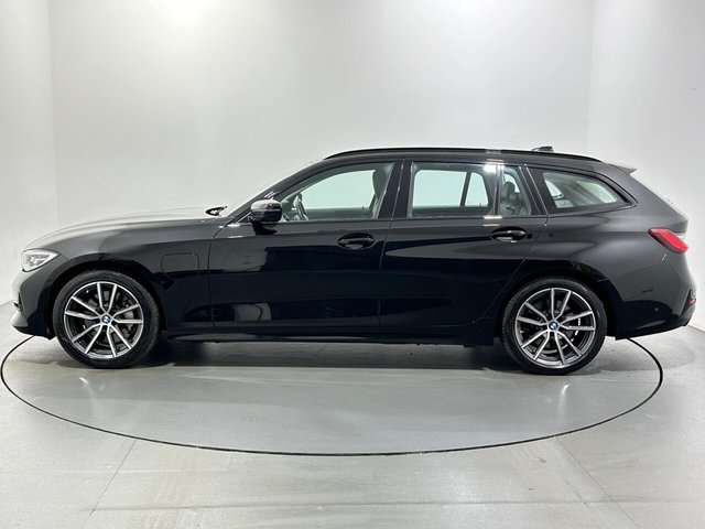 2021 BMW 3 Series - Photo 5
