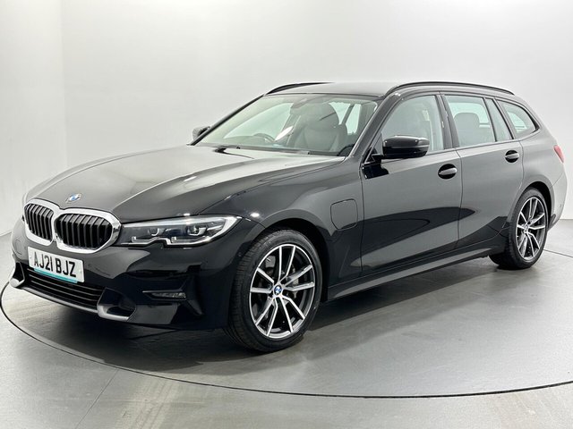 2021 BMW 3 Series - Photo 4
