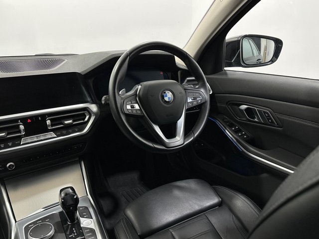 2021 BMW 3 Series - Photo 12
