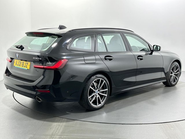 2021 BMW 3 Series - Photo 8