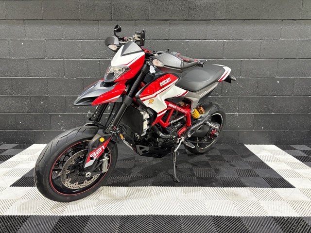 View our DUCATI Hypermotard 821