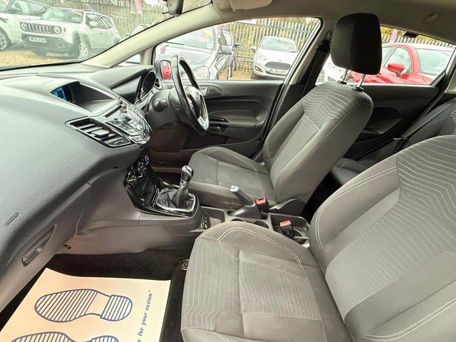 2015 FORD FIESTA 1.25 Zetec Euro 5 5dr - Photo 4