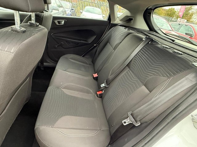 2015 FORD FIESTA 1.25 Zetec Euro 5 5dr - Photo 9