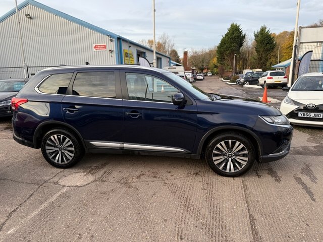 2020 MITSUBISHI OUTLANDER 2.0 MIVEC Exceed SUV 5dr Petrol CVT 4WD Euro 6 (s/s) (150 ps) - Photo 2
